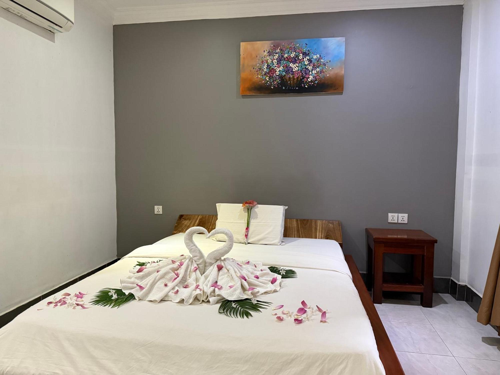 Neakru Guesthouse And Restaurant Kampot Εξωτερικό φωτογραφία