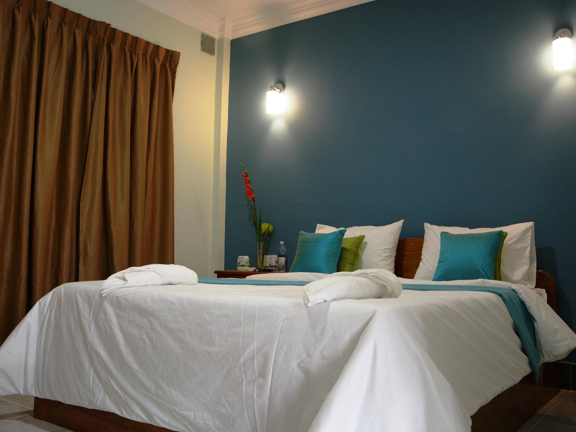 Neakru Guesthouse And Restaurant Kampot Εξωτερικό φωτογραφία