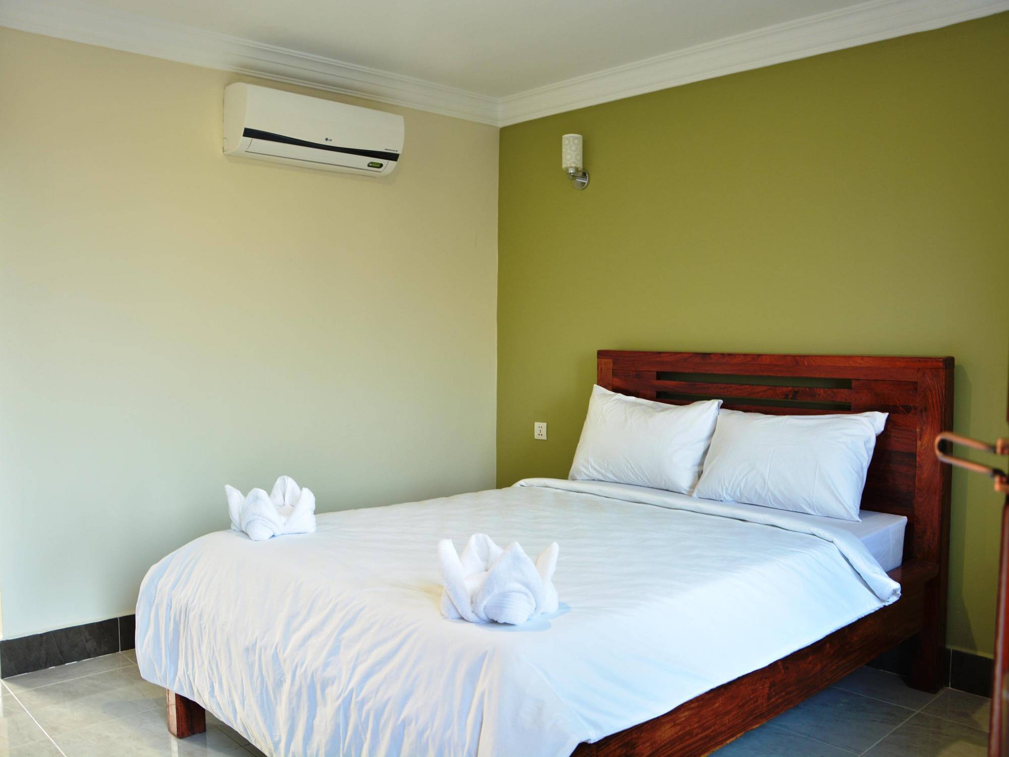 Neakru Guesthouse And Restaurant Kampot Εξωτερικό φωτογραφία