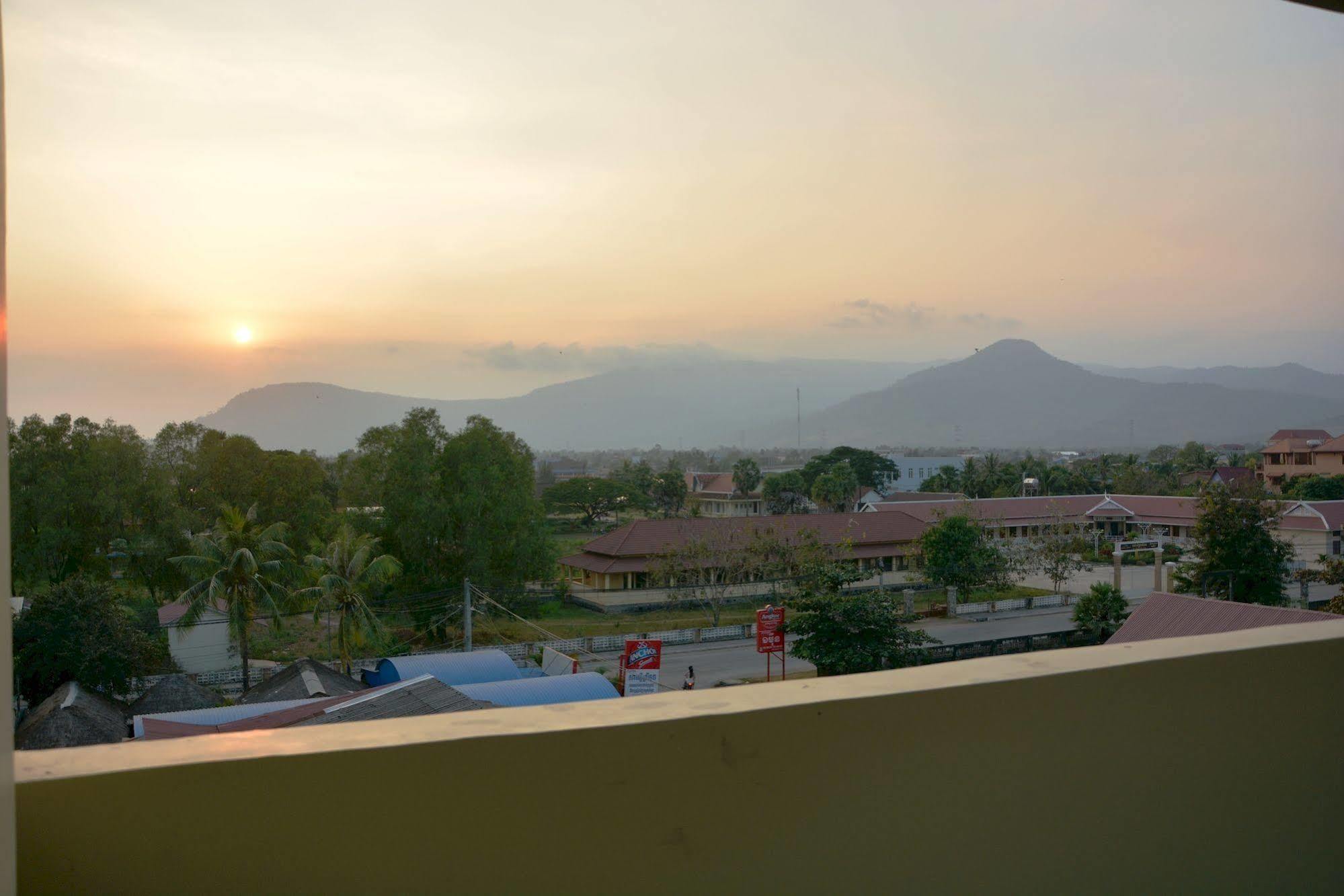 Neakru Guesthouse And Restaurant Kampot Εξωτερικό φωτογραφία